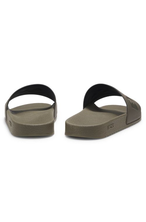 Chinelos Italianos Com Design Refinado E Logo Em Destaque