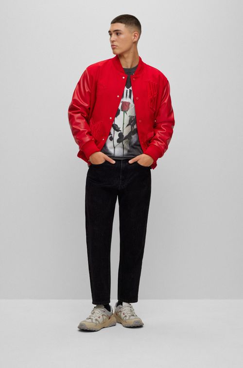 Camiseta De Algodão De Caimento Descontraído Com Estampas Inspiradas Em Bandas