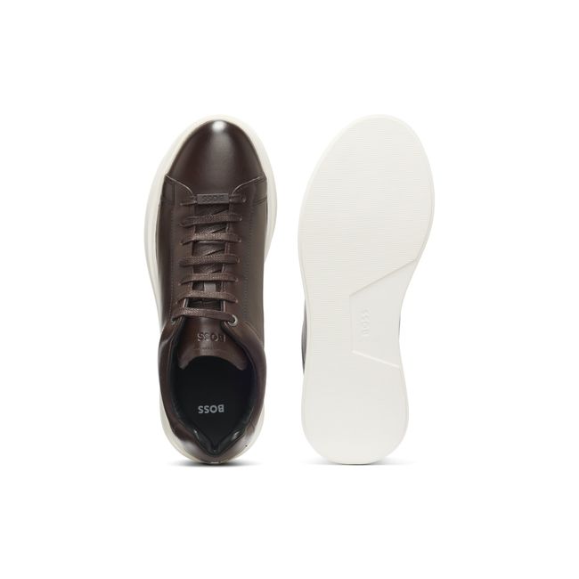 Tênis Em Couro Com Sola De Borracha