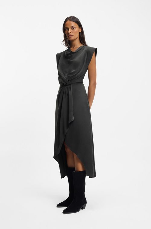 Vestido De Gola Redonda Com Saia Envolvente