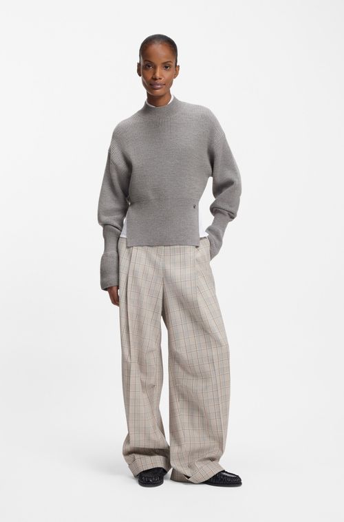 Suéter Em Lã Virgem Com Pin Removível Do Monograma Double B