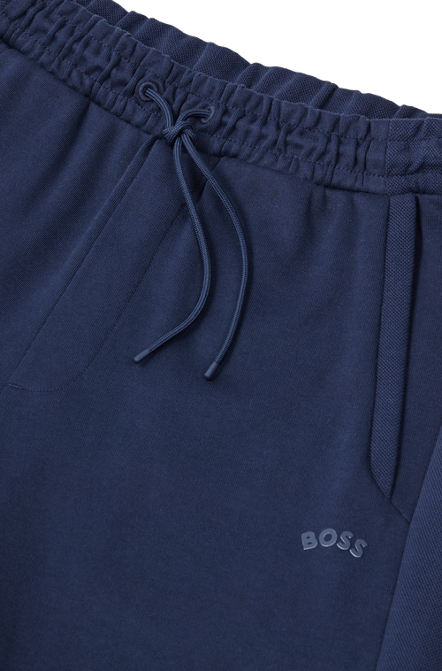 Shorts Regular Fit Em Material Misto Com Logo Curvo