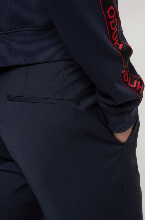 Calça Slim Fit Em Tecido Bi-Stretch