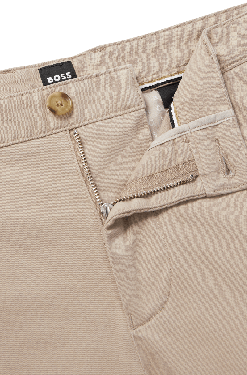 Shorts Slim Fit Em Gabardine De Algodão Stretch