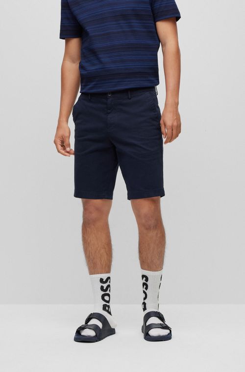 Shorts Slim Fit Em Gabardine De Algodão Stretch