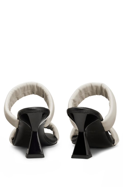 Sandália Em Couro Napa Com Salto Quadrado