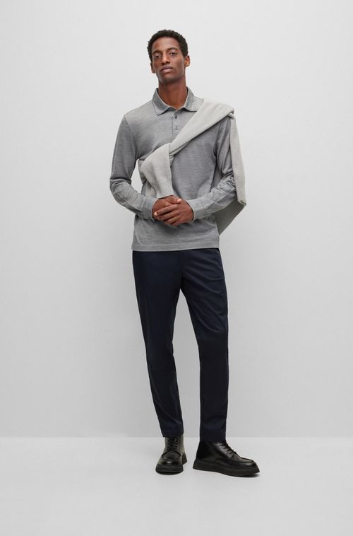 Calça Slim Fit Em Tecido Acetinado