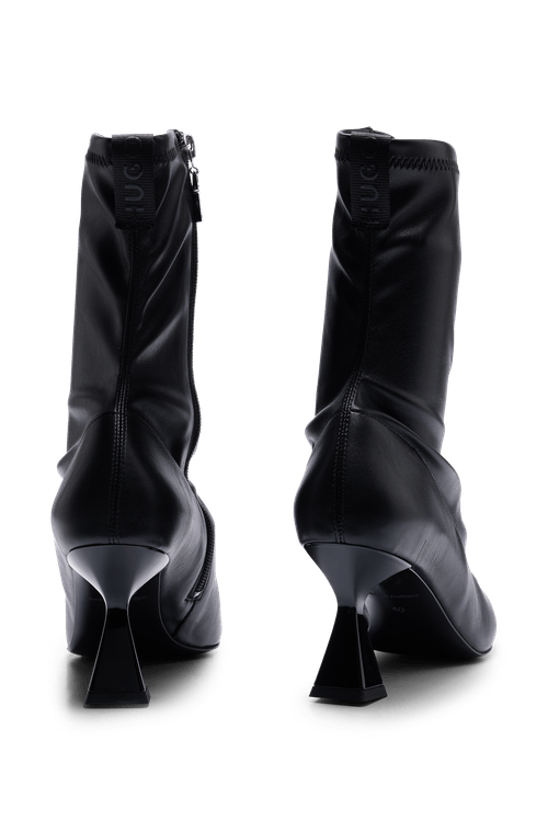 Botas Em Couro Sintético Com Salto