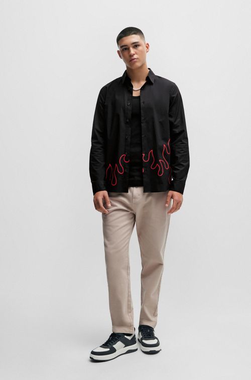 Camisa Folgada Com Gola E Ilustração De Chama