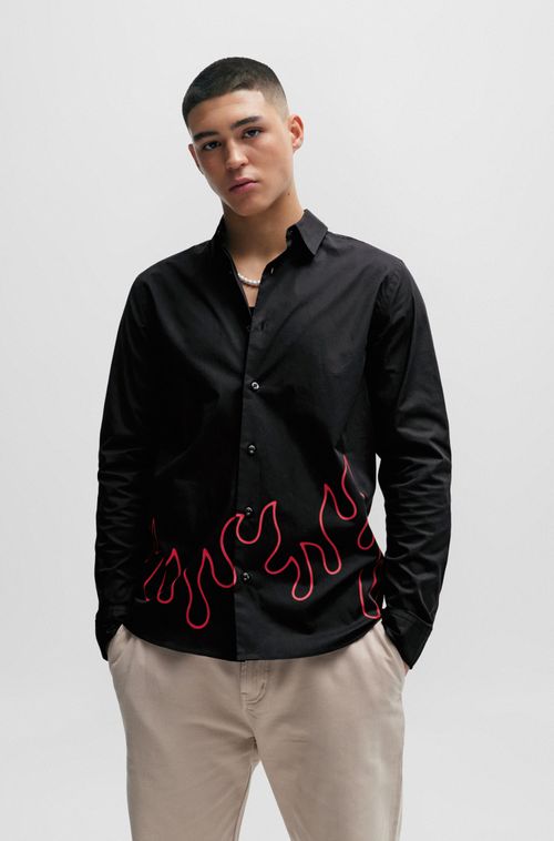 Camisa Folgada Com Gola E Ilustração De Chama