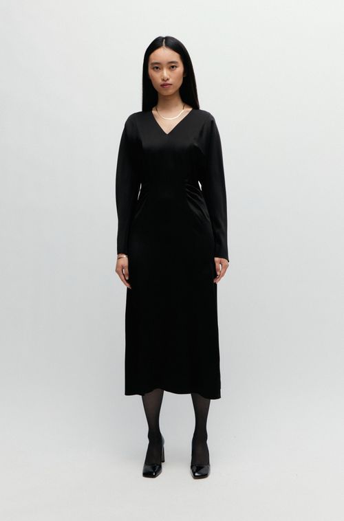 Vestido Folgado Com Detalhes Franzidos Em Cetim Macio