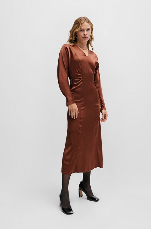 Vestido Folgado Com Detalhes Franzidos Em Cetim Macio