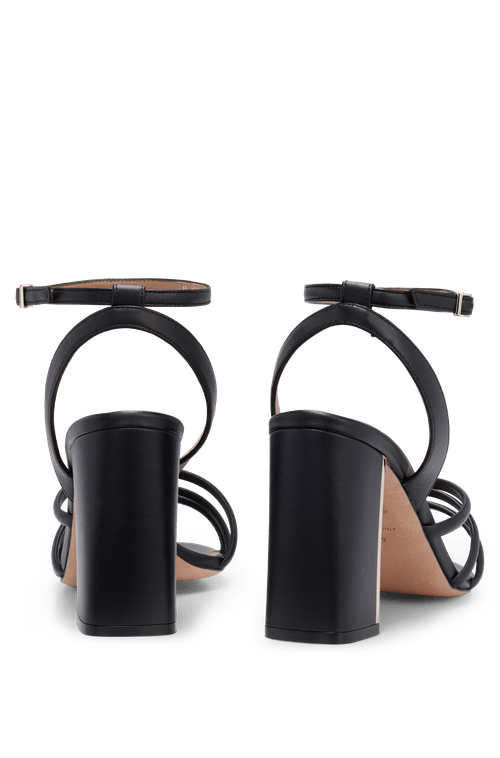 Sandália Em Couro Napa Com Salto Quadrado E Tiras