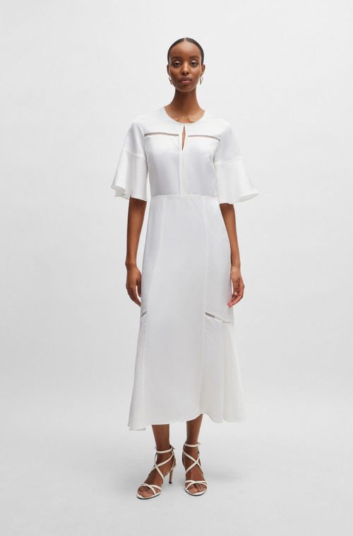 Vestido De Manga Curta Com Detalhes Em Renda