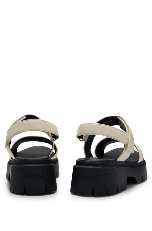 Sandálias Em Couro Com Logo Empilhado