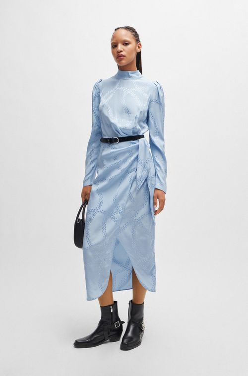 Vestido Com Gravata Na Gola E Jacquard De Corrente