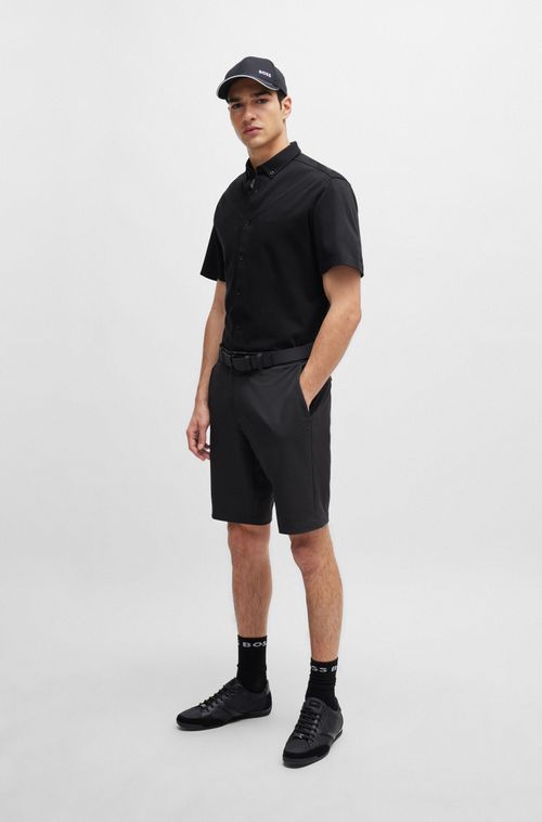 Bermuda Com Caimento Descontraído Em Tecido Fácil De Passar E Repelente À Água