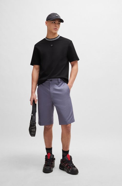 Camiseta Em Interlock De Algodão Com Gola Estampada De Corrente