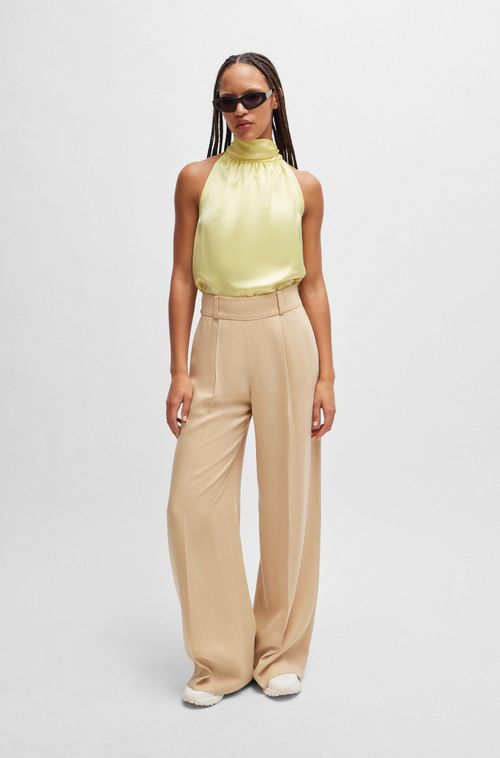 Top Sem Mangas Em Cetim Com Laço No Pescoço