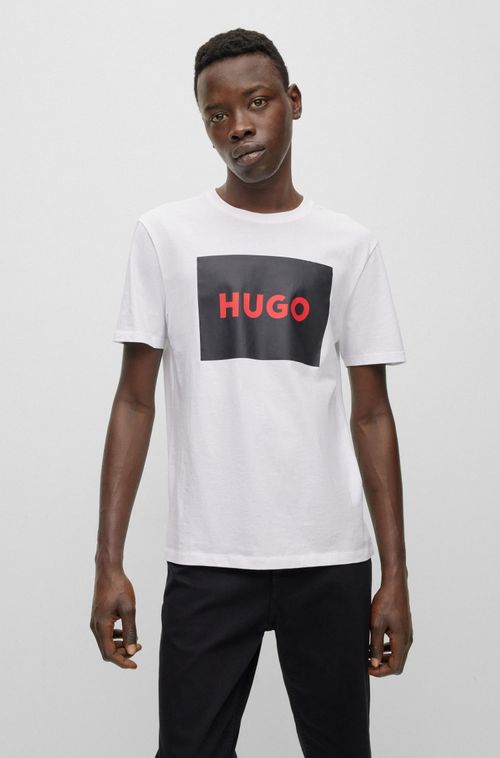 Camiseta De Algodão Com Etiqueta Vermelha