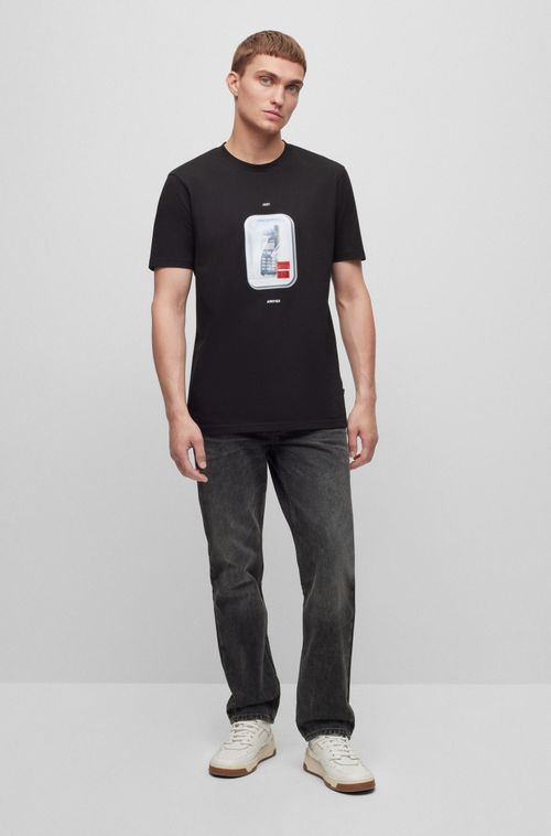 Camiseta Preta Em Jersey De Algodão Com Arte Da Nova Temporada
