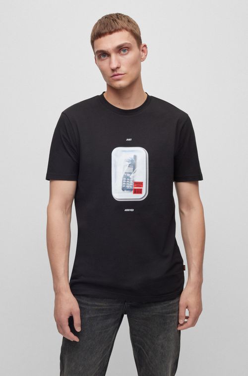 Camiseta Preta Em Jersey De Algodão Com Arte Da Nova Temporada