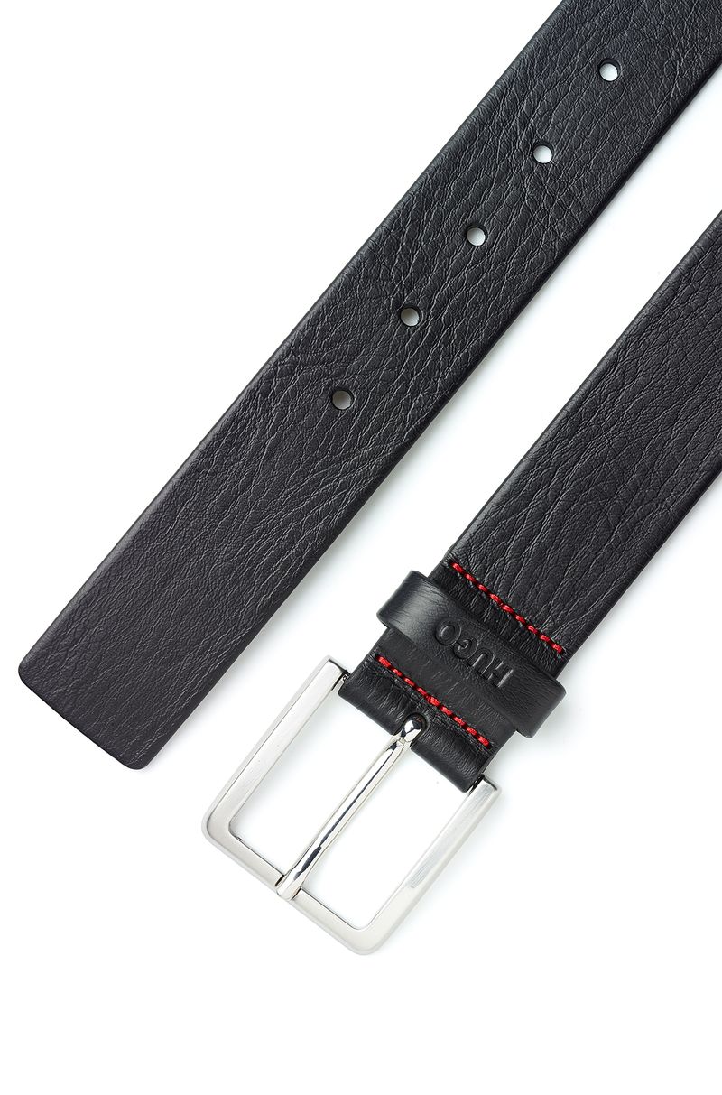 Cinto De Couro Gravado Em Relevo Com Ferragens De Metal