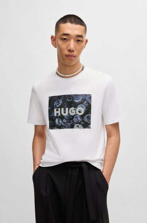Camiseta Regular De Algodão Com Arte Sazonal