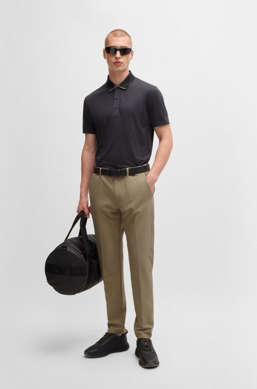 Calça Chino Slim-Fit Em Tecido Elástico Repelente À Água