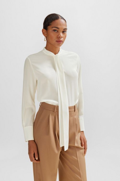 Blusa De Corte Folgado Em Seda Lavada Com Gola De Laço