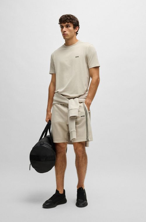 Camiseta Regular Em Algodão Elástico Com Logo Contrastante