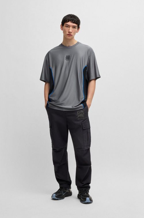 Camiseta Hugo X Rb Com Detalhes De Debrum