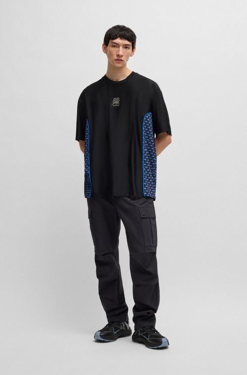 Camiseta Hugo X Rb Com Detalhes De Debrum