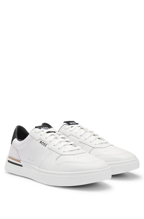 Tênis Em Couro Com Detalhes Listrados