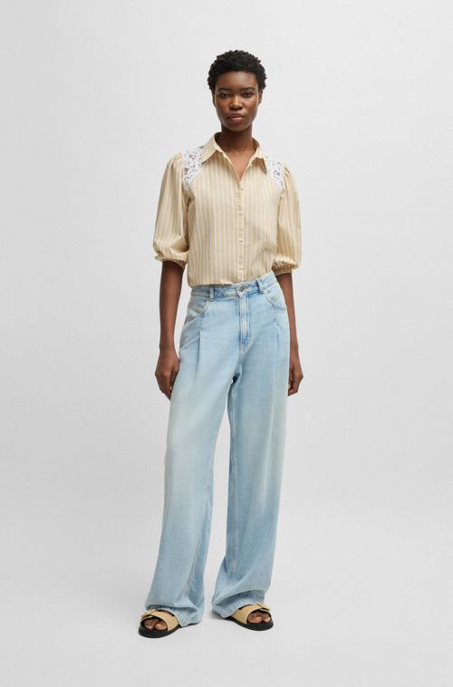 Blusa De Ajuste Regular Às Riscas Com Ombros Em Renda