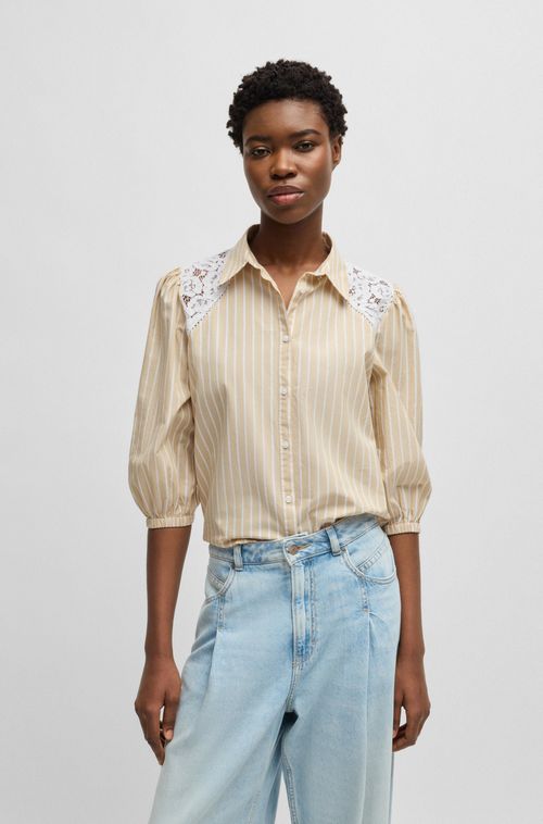 Blusa De Ajuste Regular Às Riscas Com Ombros Em Renda