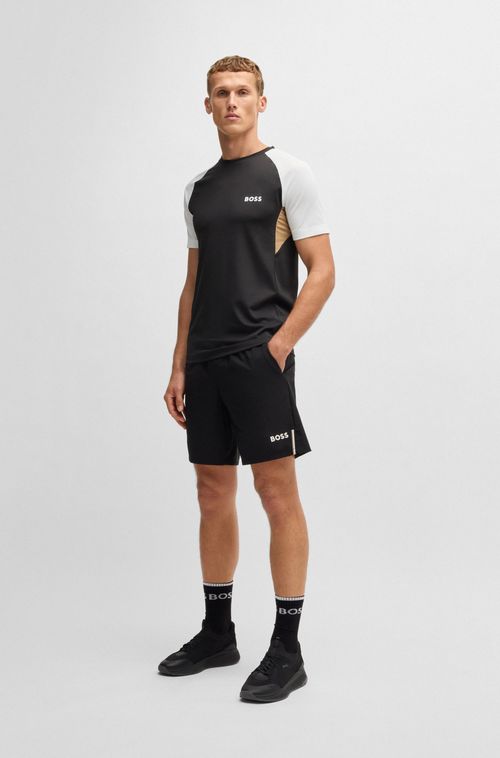Camiseta Com Bloco De Cores Em Tecido De Absorção De Umidade
