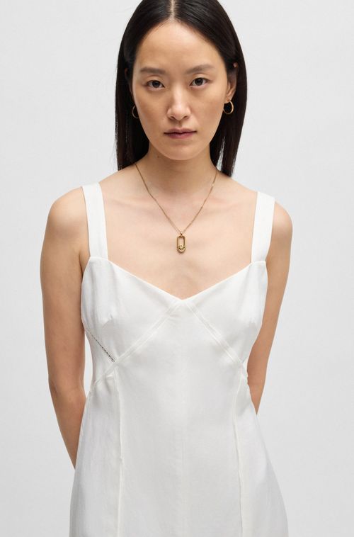 Vestido De Verão Com Alças Largas E Detalhe De Costura