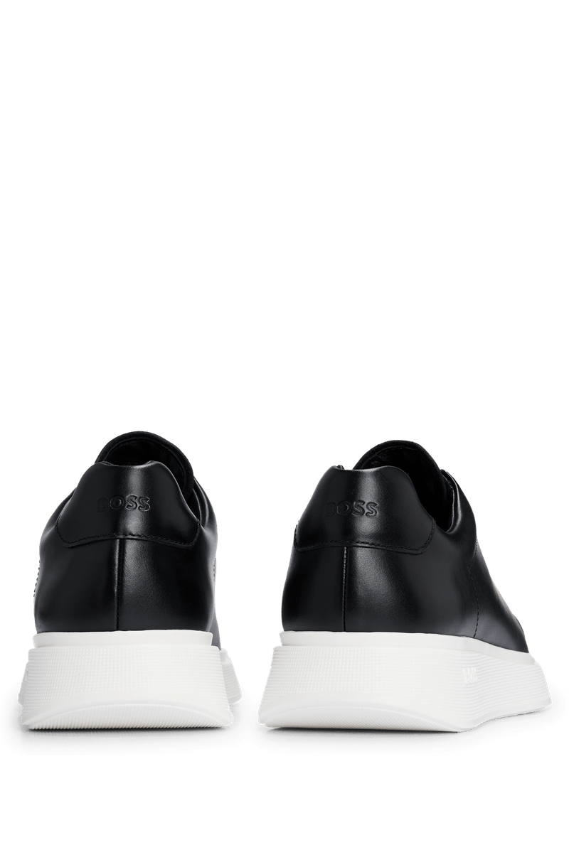 Tênis Em Couro Com Sola Emborrachada