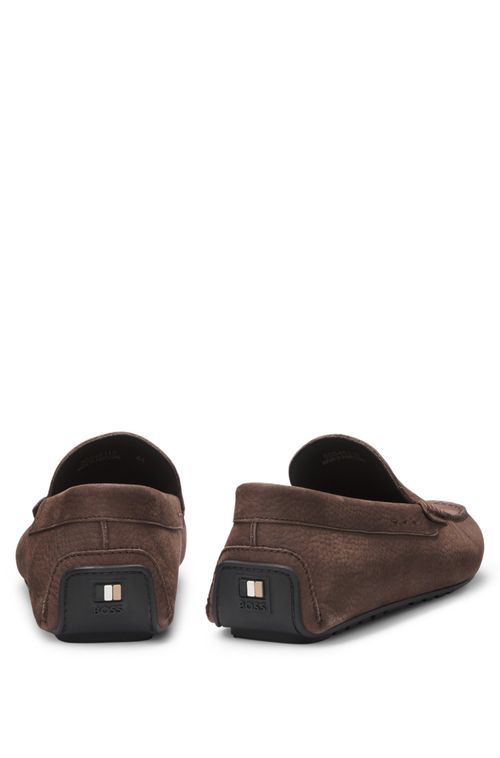 Sapatos Loafers Em Couro Nubuck Com Sola De Condutor