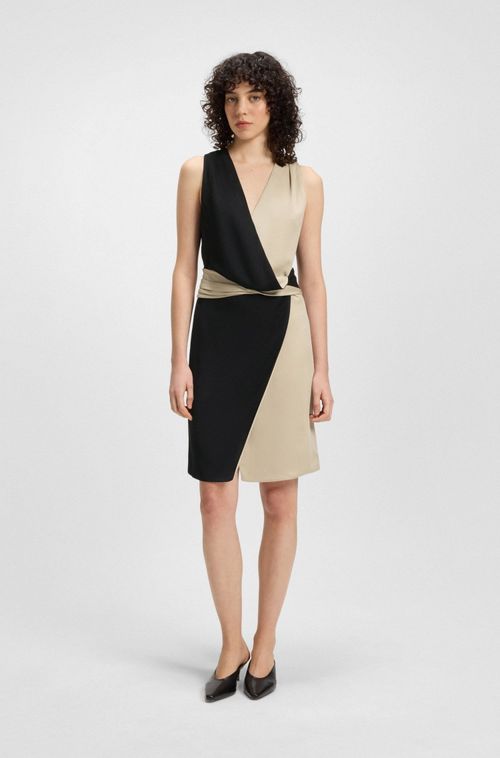 Vestido Com Blocos De Cor E Frente Transpassada