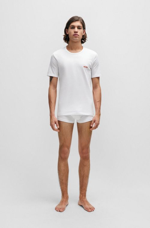 Pacote com três camisetas de underwear em algodão com logos