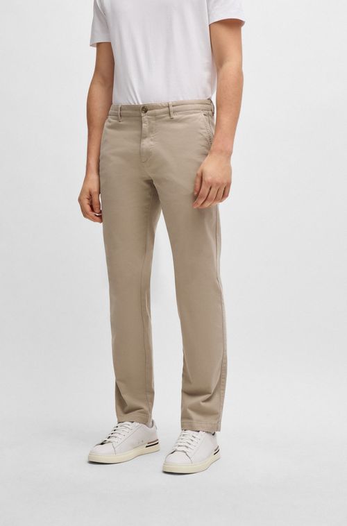 Chinos de corte regular em gabardine de algodão
