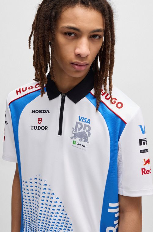 Polo HUGO x VCARB com logo degradê