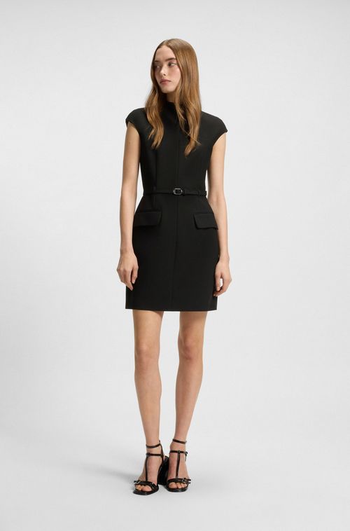 Vestido Com Gola Alta Ajustada e Cinto