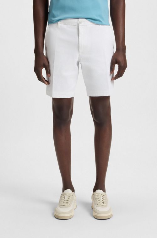 Shorts de ajuste slim em algodão elástico estruturado