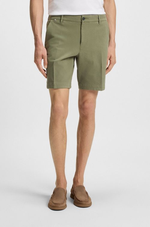 Shorts de ajuste slim em algodão elástico estruturado