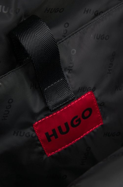 Mochila De Couro Sintético Texturizado Com Logo Empilhado